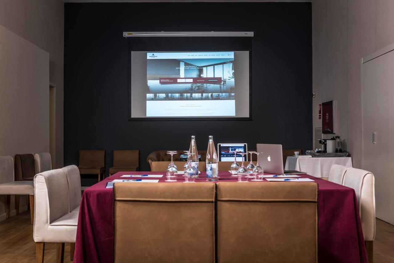 Guitart Grand Passage Hotel Барселона Екстериор снимка